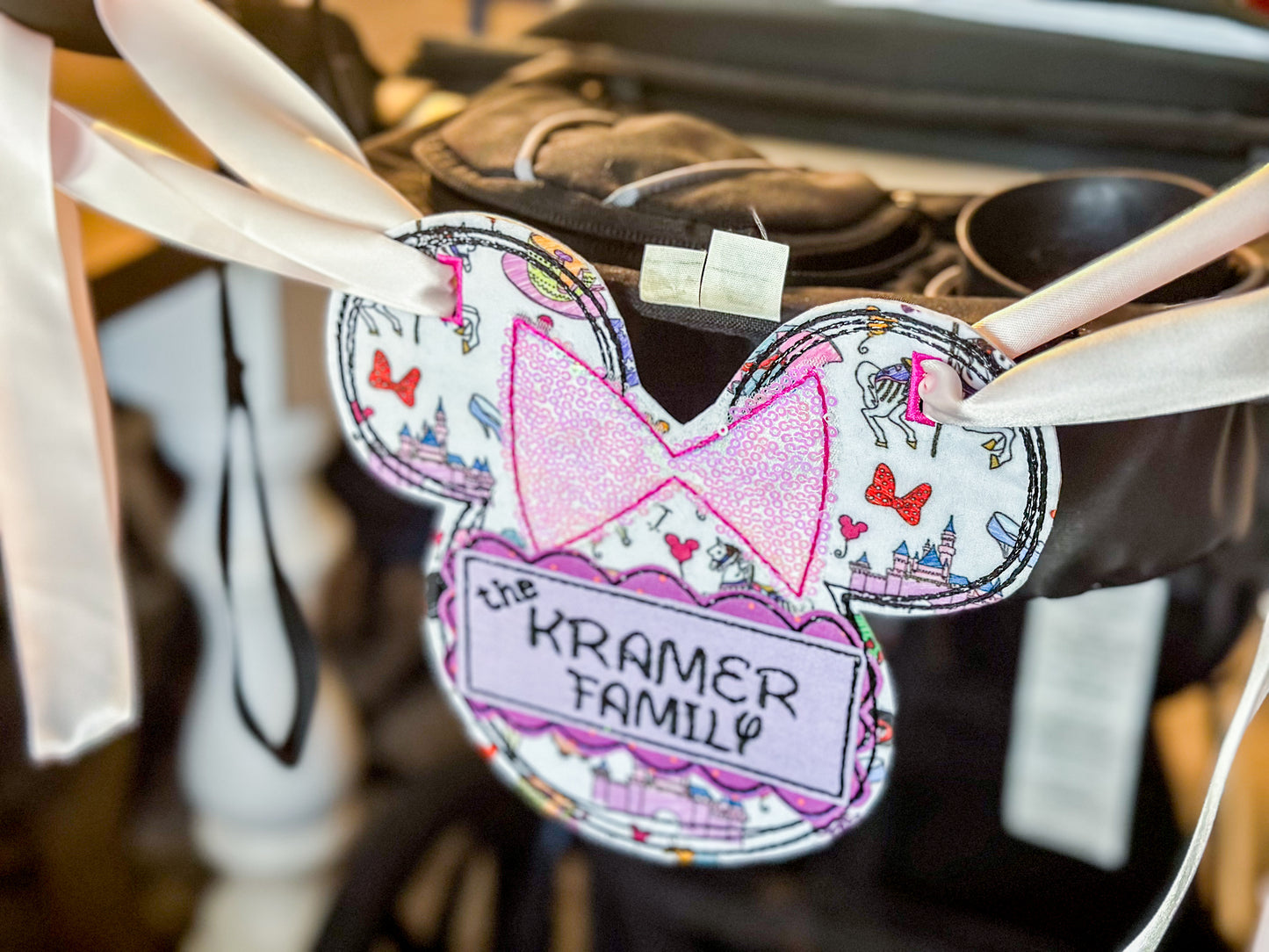 Stroller tag girl mouse