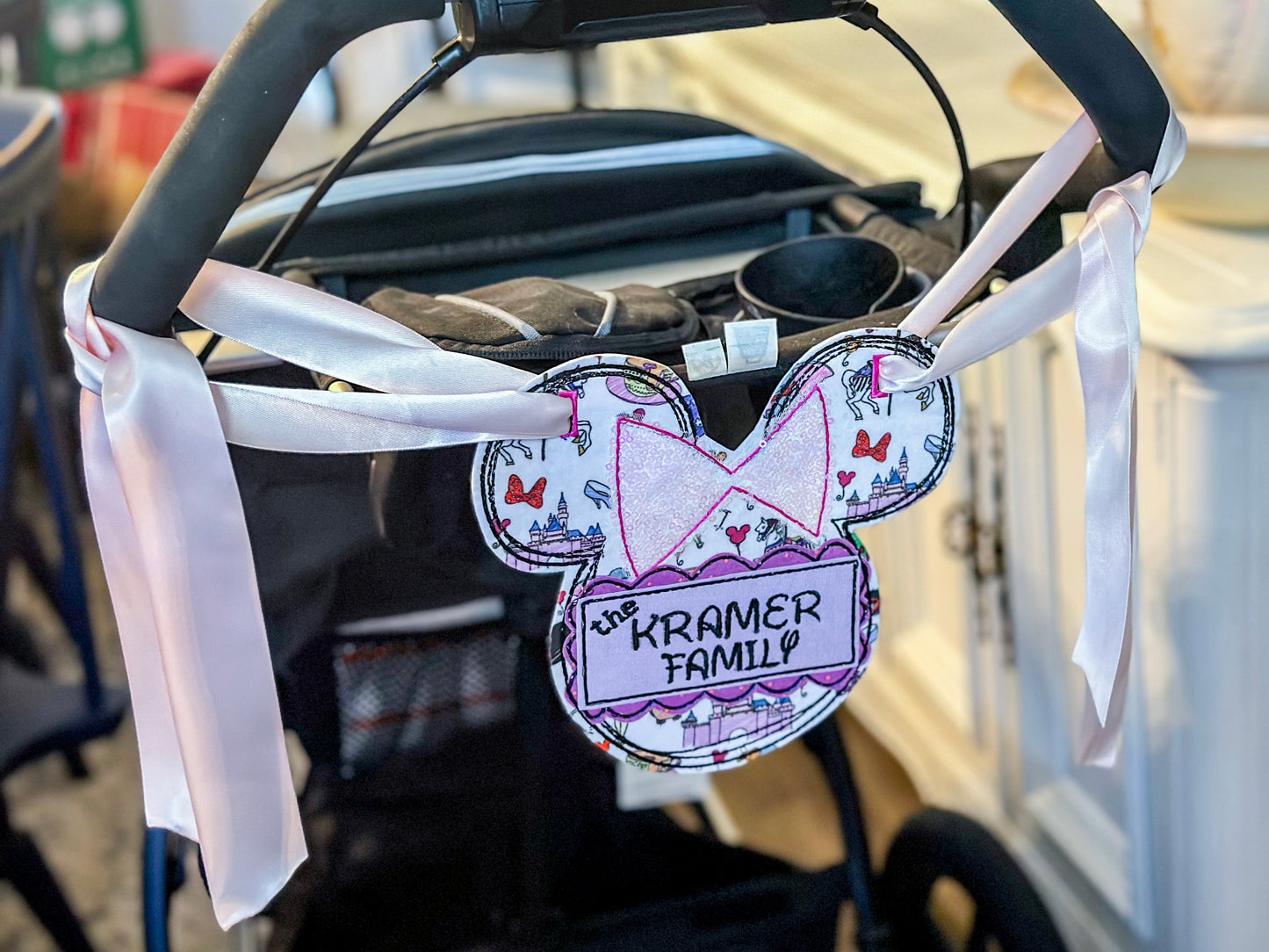 Stroller tag girl mouse